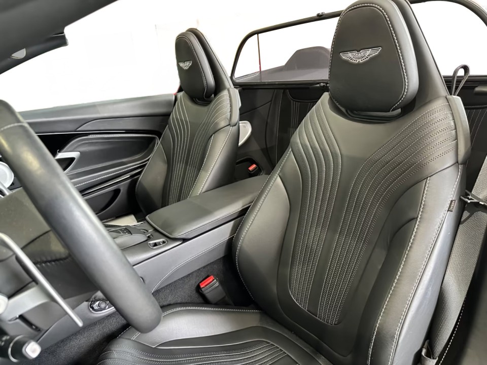 Aston Martin DB11 - foto 18