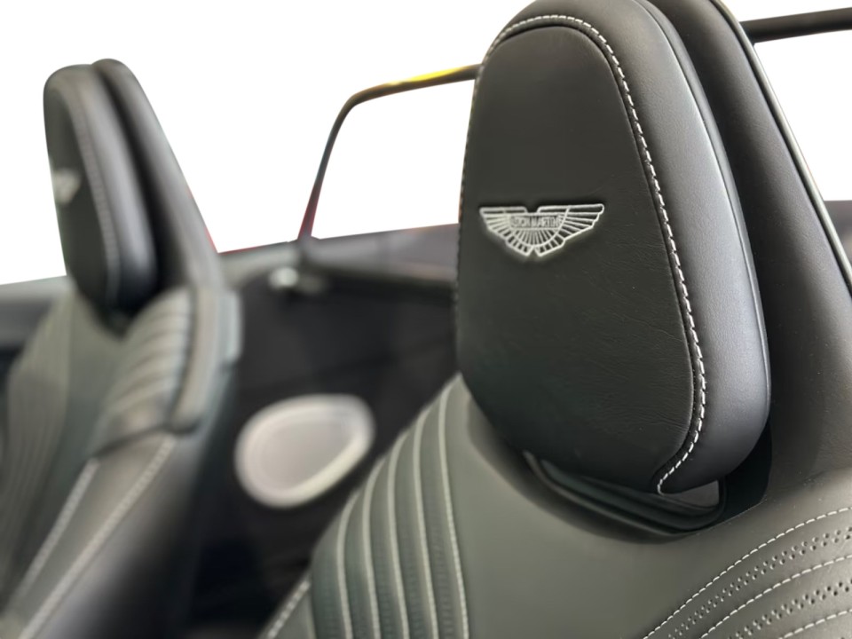 Aston Martin DB11 - foto 32