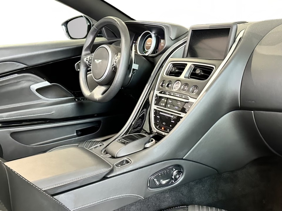 Aston Martin DB11 - foto 16