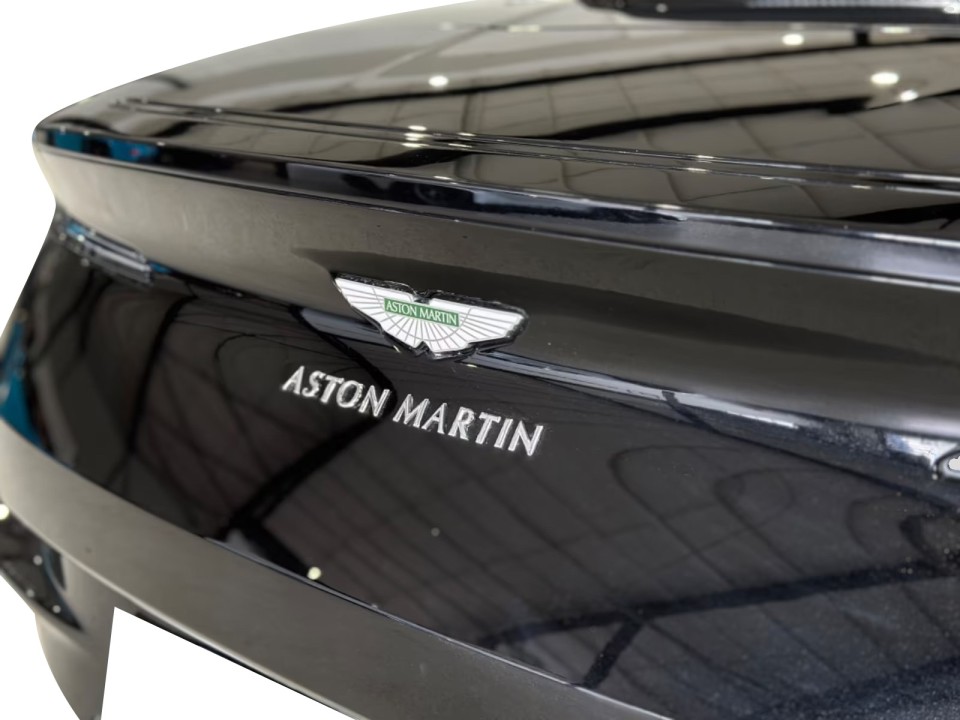 Aston Martin DB11 - foto 36