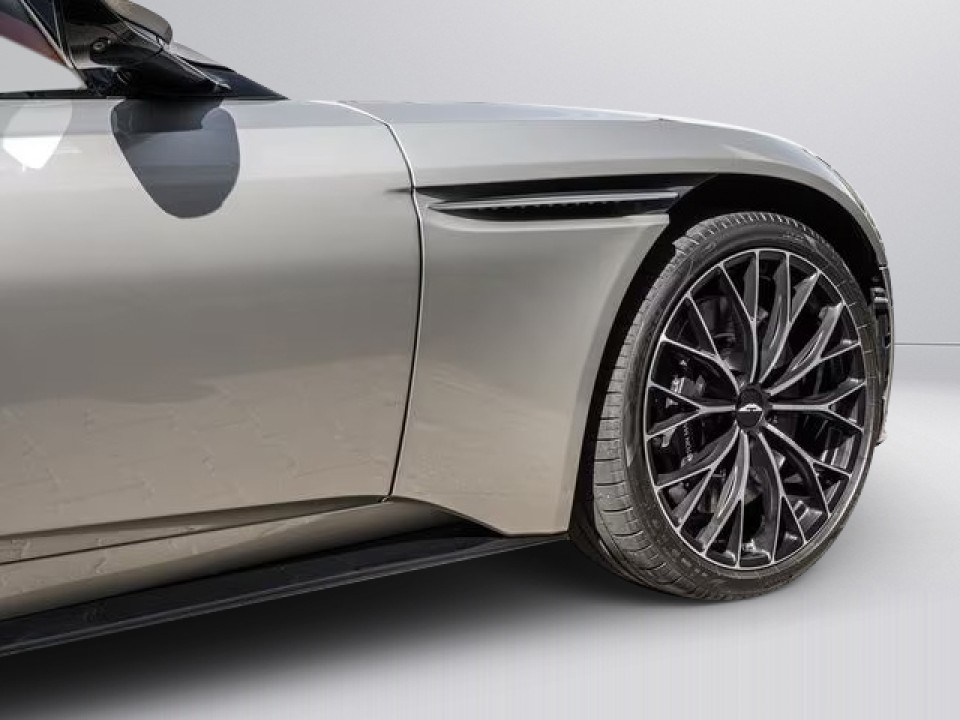 Aston Martin DB11 - foto 25