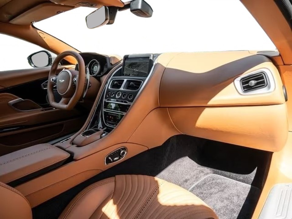Aston Martin DB11 - foto 10