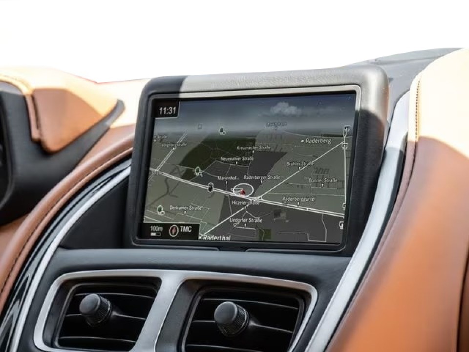 Aston Martin DB11 - foto 13