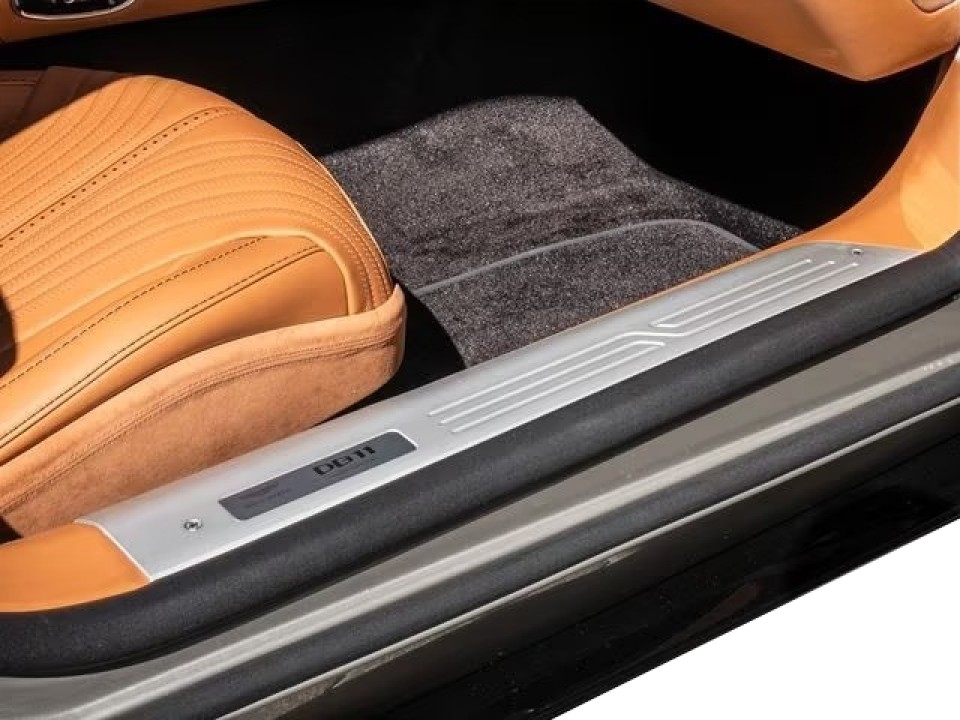 Aston Martin DB11 - foto 18