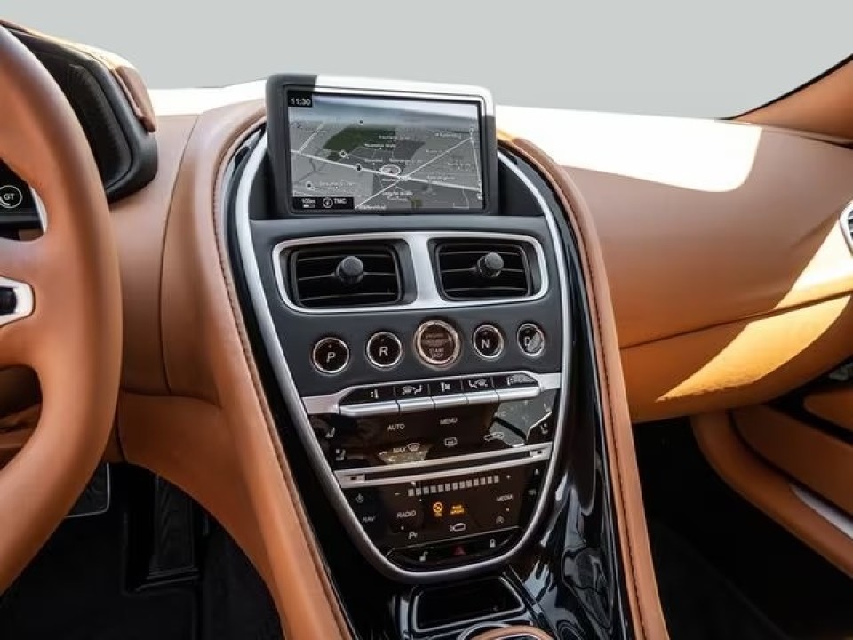 Aston Martin DB11 - foto 12