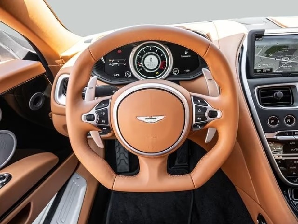 Aston Martin DB11 - foto 8