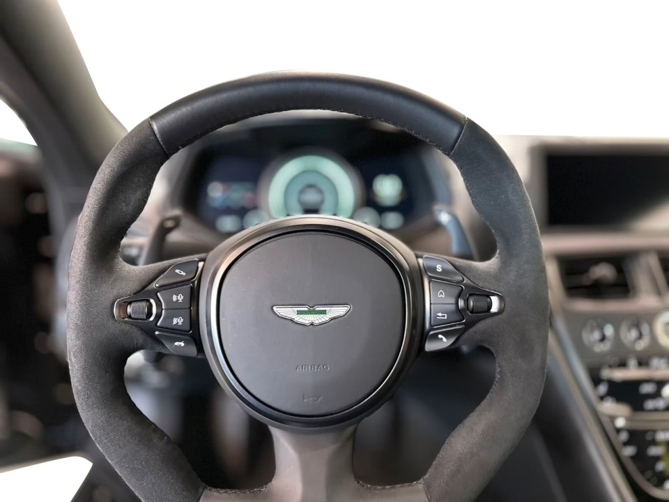 Aston Martin DB11 (5)