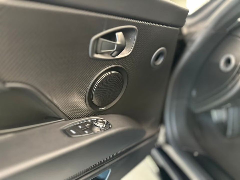 Aston Martin DB11 - foto 12