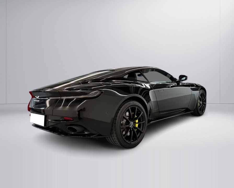 Aston Martin DB11 (2)