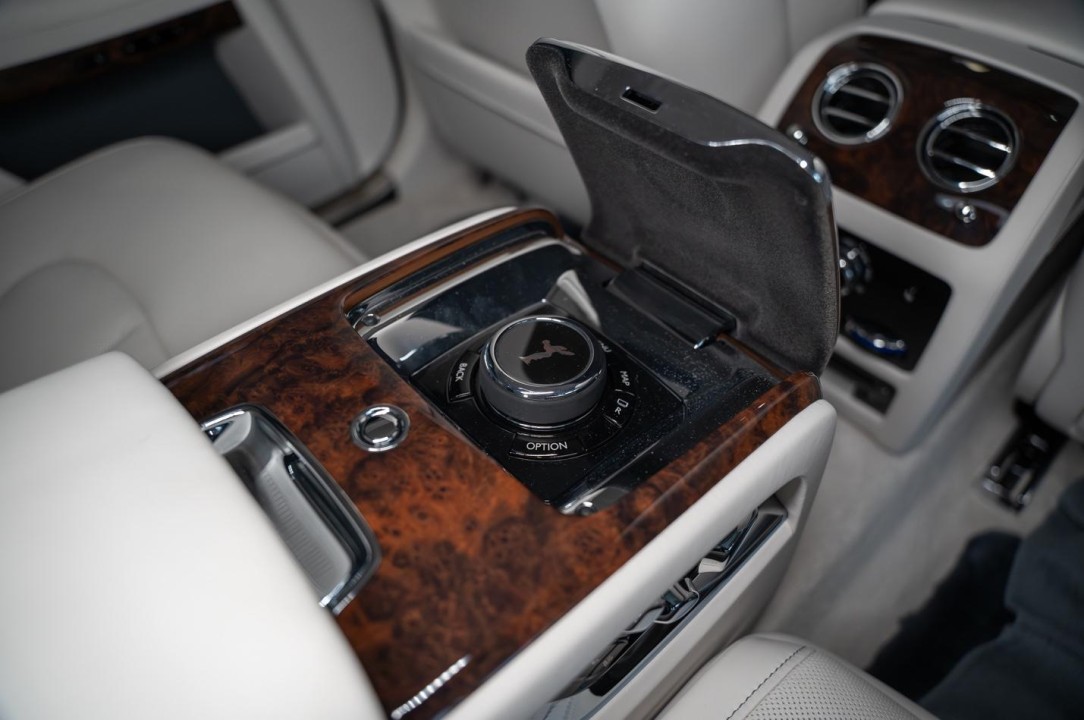 Rolls-Royce Ghost - foto 14