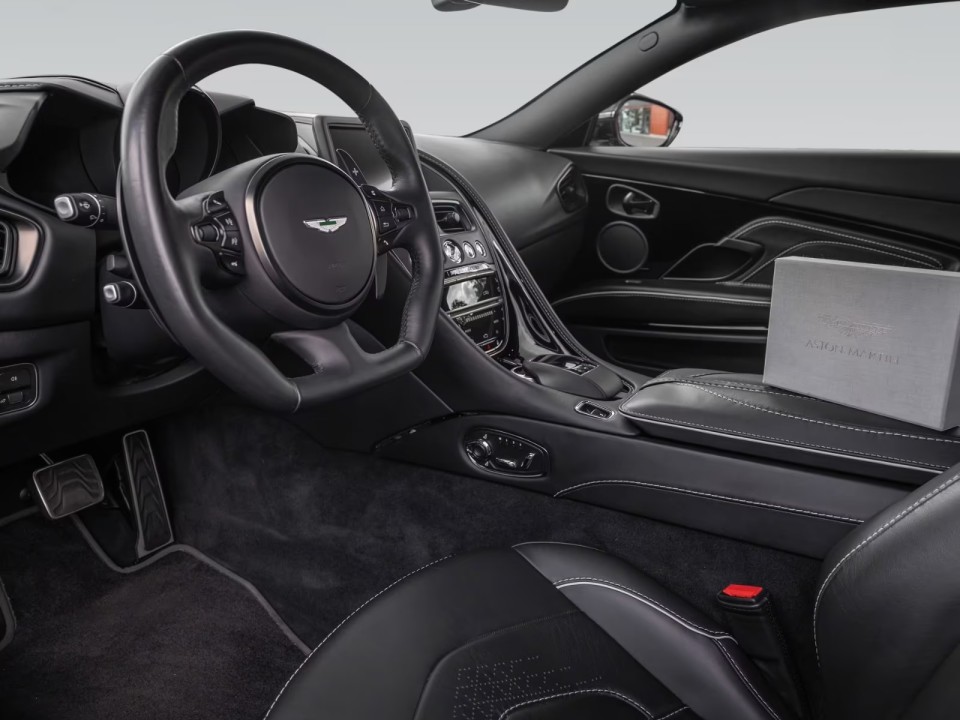 Aston Martin DBS Superleggera - foto 9