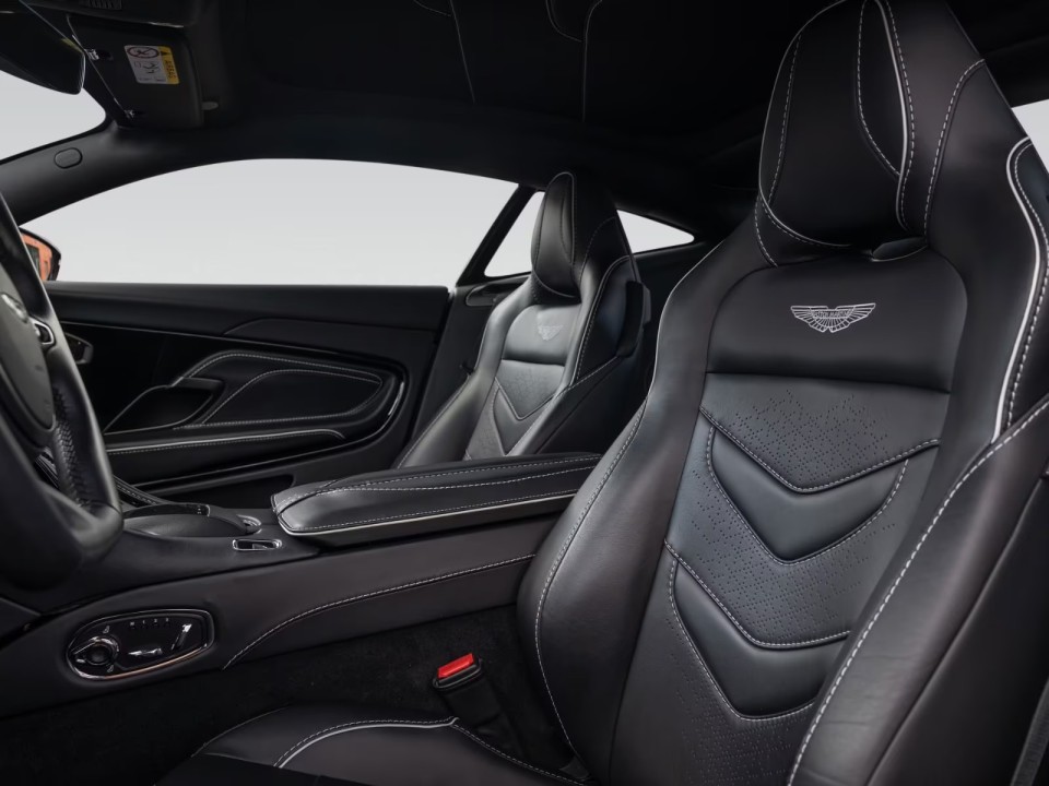 Aston Martin DBS Superleggera - foto 12