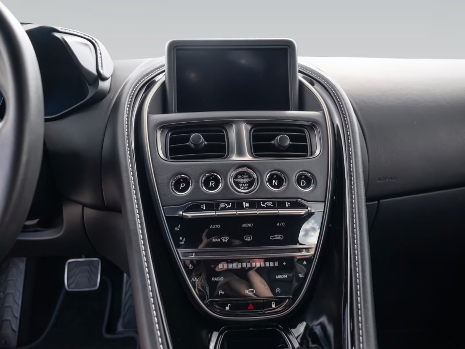 Aston Martin DBS Superleggera - foto 20