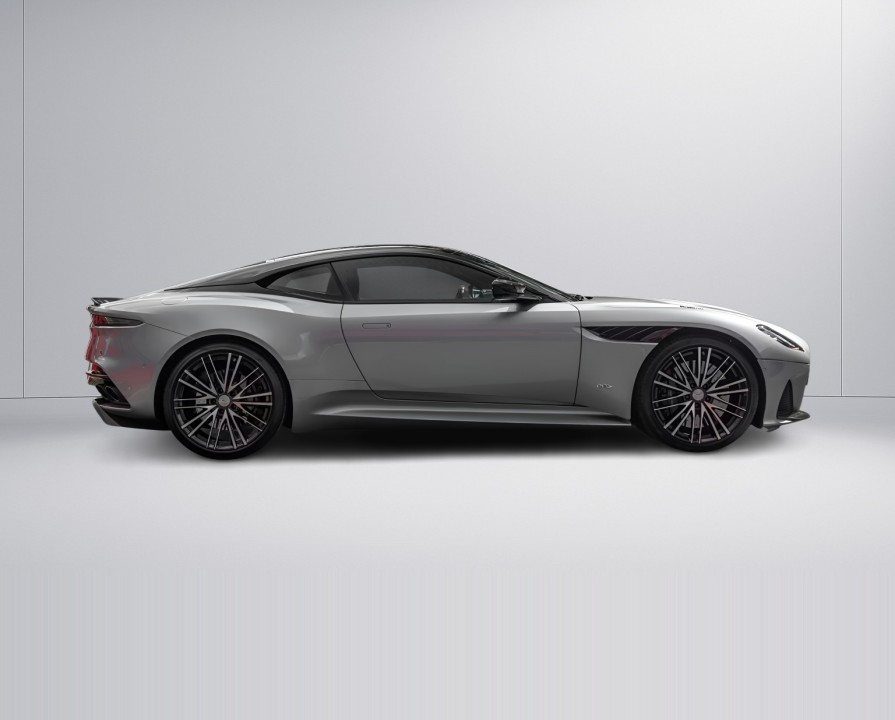 Aston Martin DBS Superleggera (2)