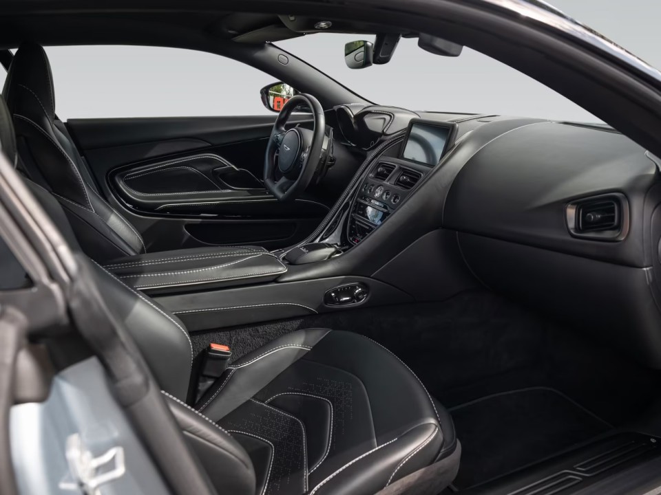 Aston Martin DBS Superleggera - foto 10