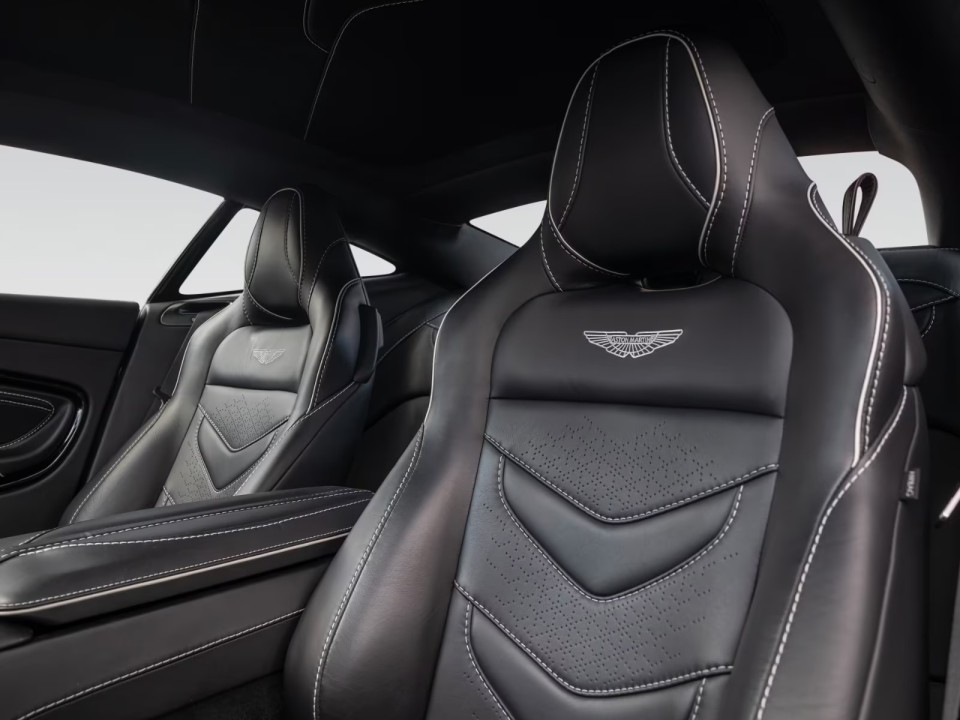 Aston Martin DBS Superleggera - foto 16