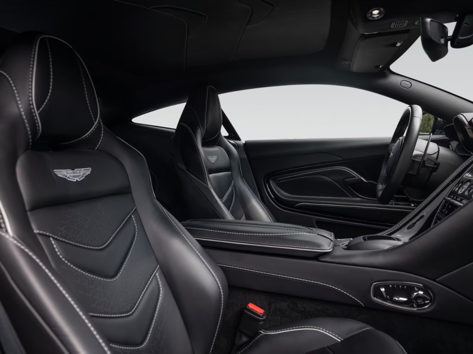 Aston Martin DBS Superleggera - foto 17