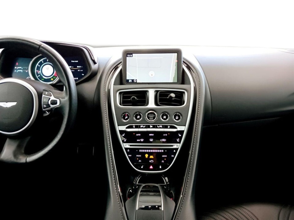 Aston Martin DB11 - foto 13