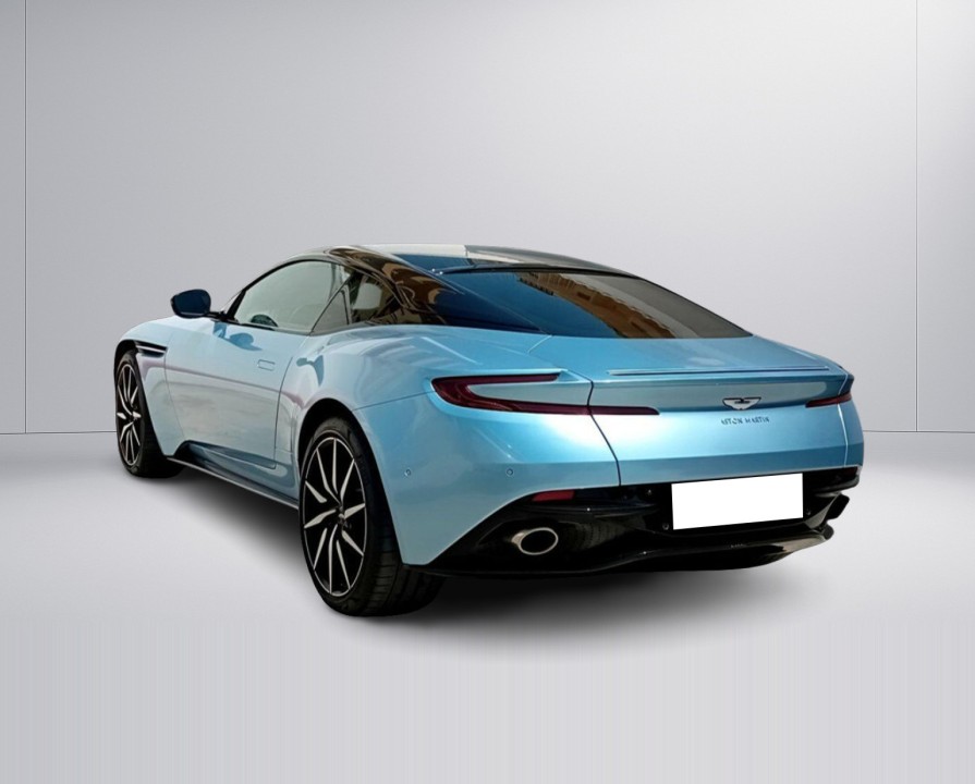 Aston Martin DB11 (5)