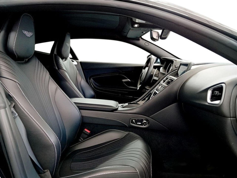 Aston Martin DB11 - foto 11
