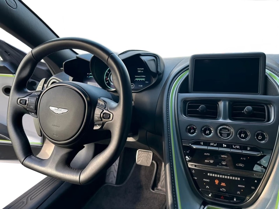 Aston Martin DBS Superleggera - foto 6