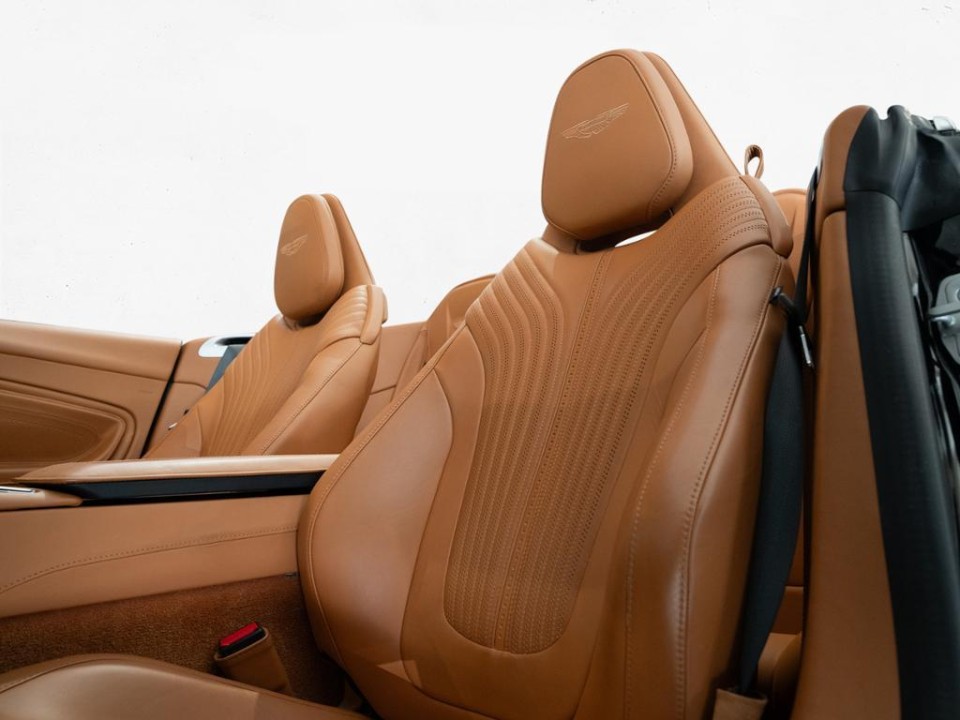 Aston Martin DB11 Volante V8 - foto 10