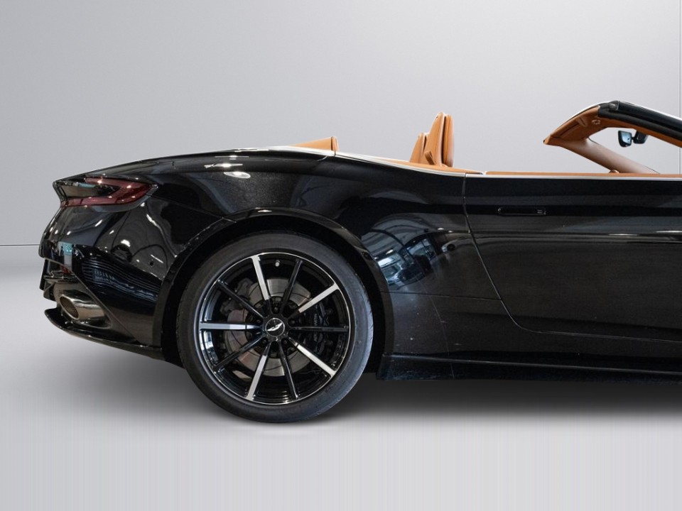 Aston Martin DB11 Volante V8 - foto 19