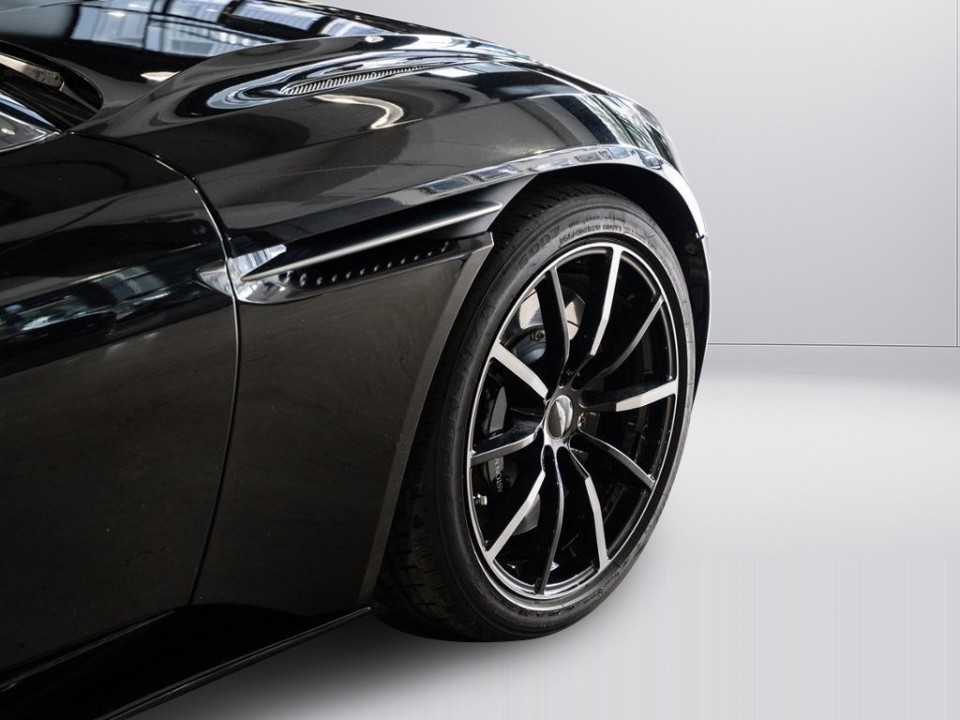 Aston Martin DB11 Volante V8 - foto 21