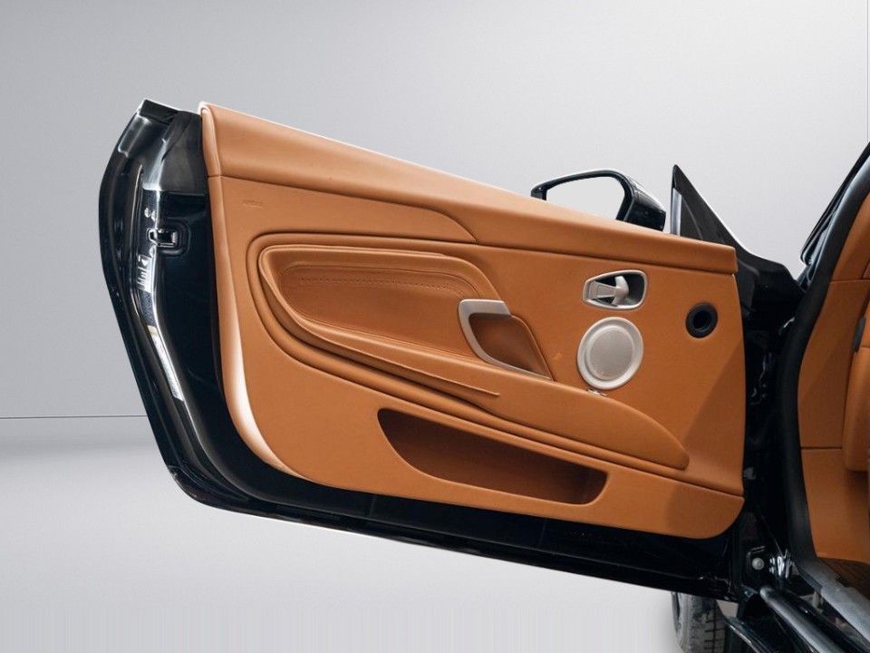 Aston Martin DB11 Volante V8 - foto 18