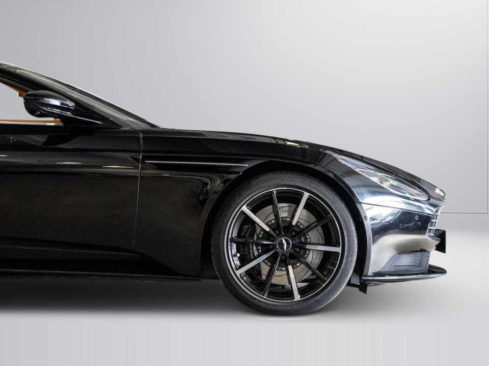 Aston Martin DB11 Volante V8 - foto 23