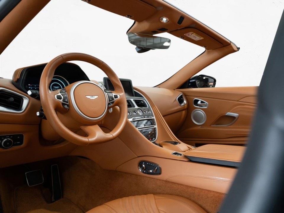Aston Martin DB11 Volante V8 - foto 8
