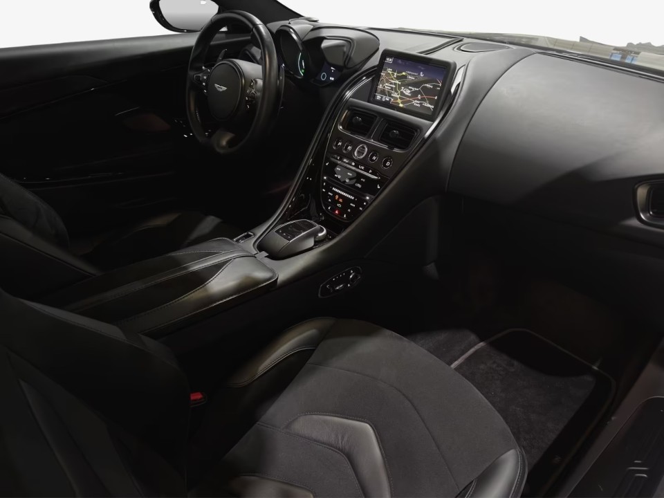 Aston Martin DBS - foto 7