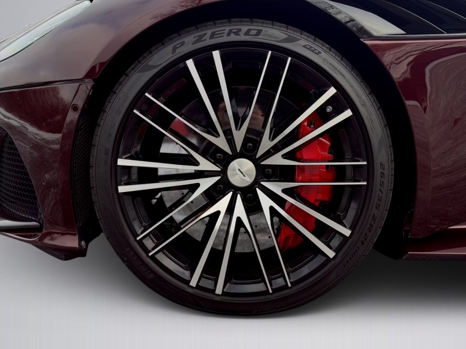 Aston Martin DBS - foto 18