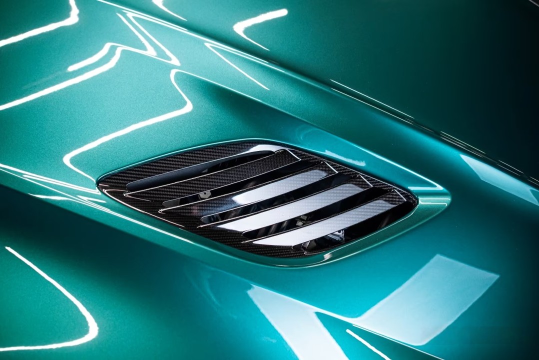 Aston Martin DBS - foto 18