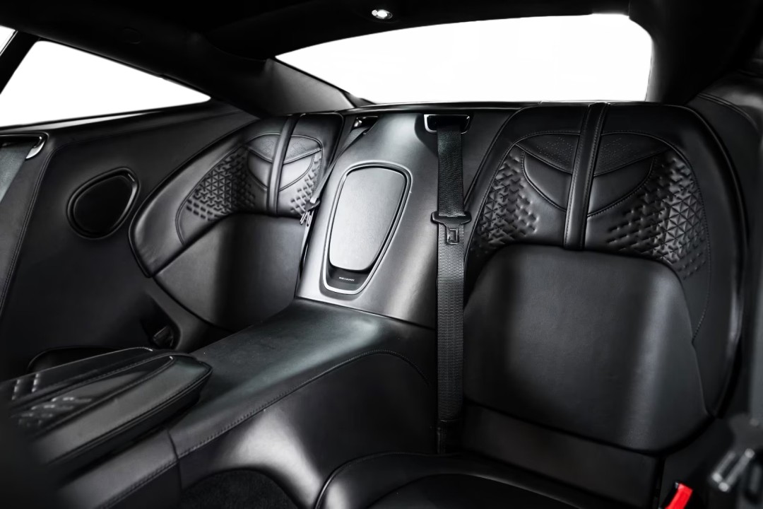 Aston Martin DBS - foto 14