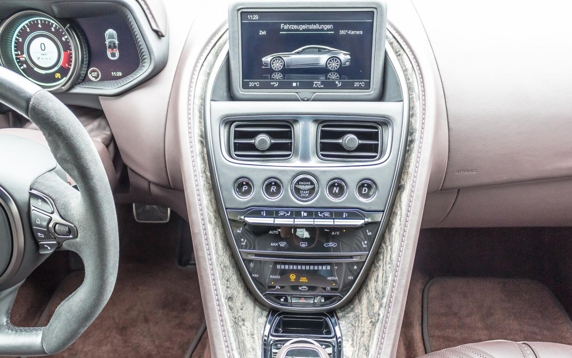 Aston Martin DB11 Coupe V12 - foto 14