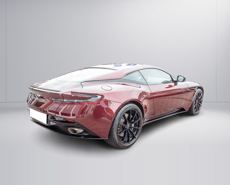 Aston Martin DB11 Coupe V12 (3)