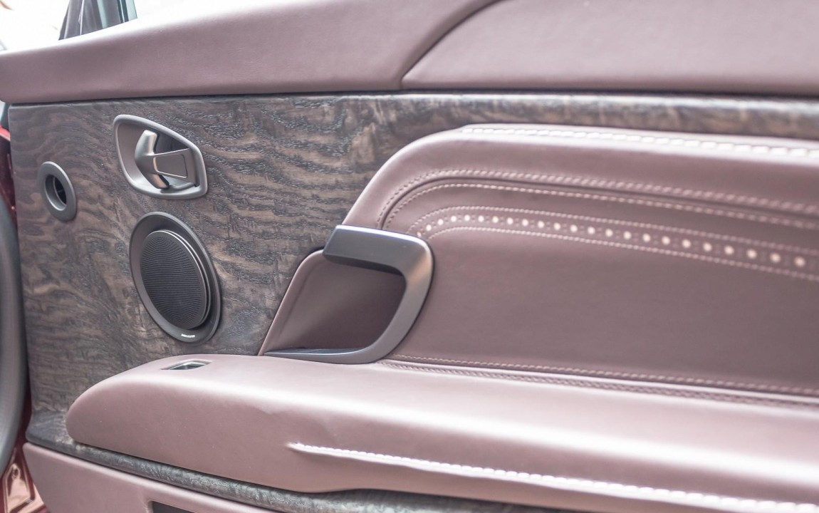 Aston Martin DB11 Coupe V12 - foto 16