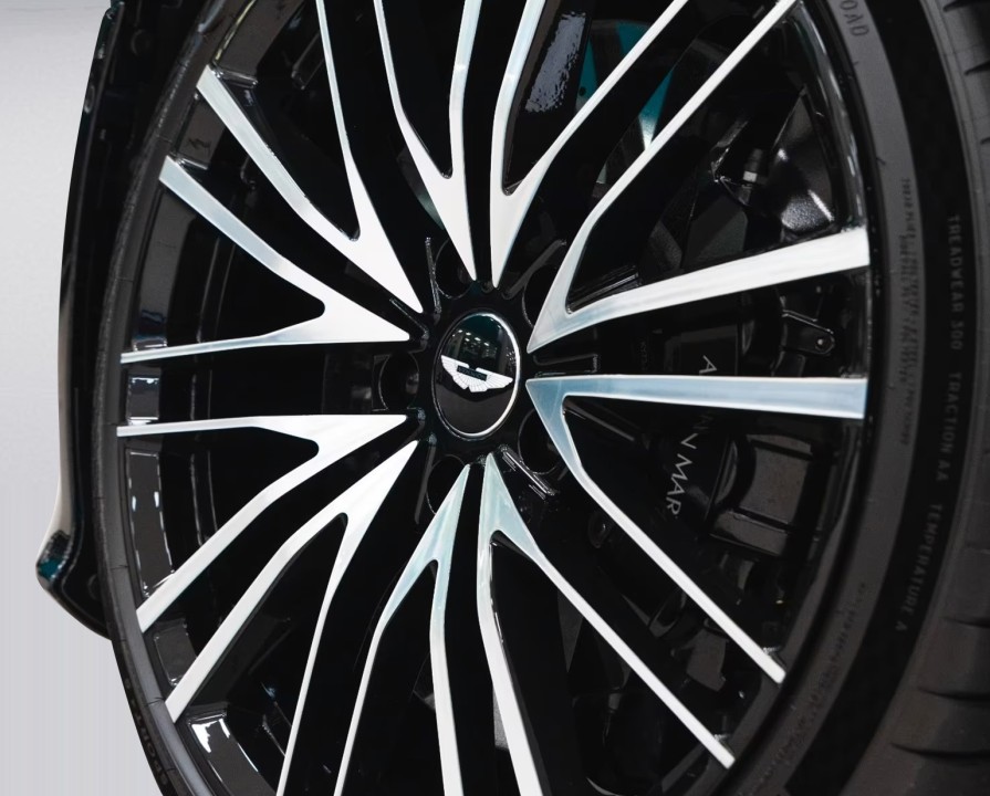 Aston Martin DBS Superleggera Volante - foto 24