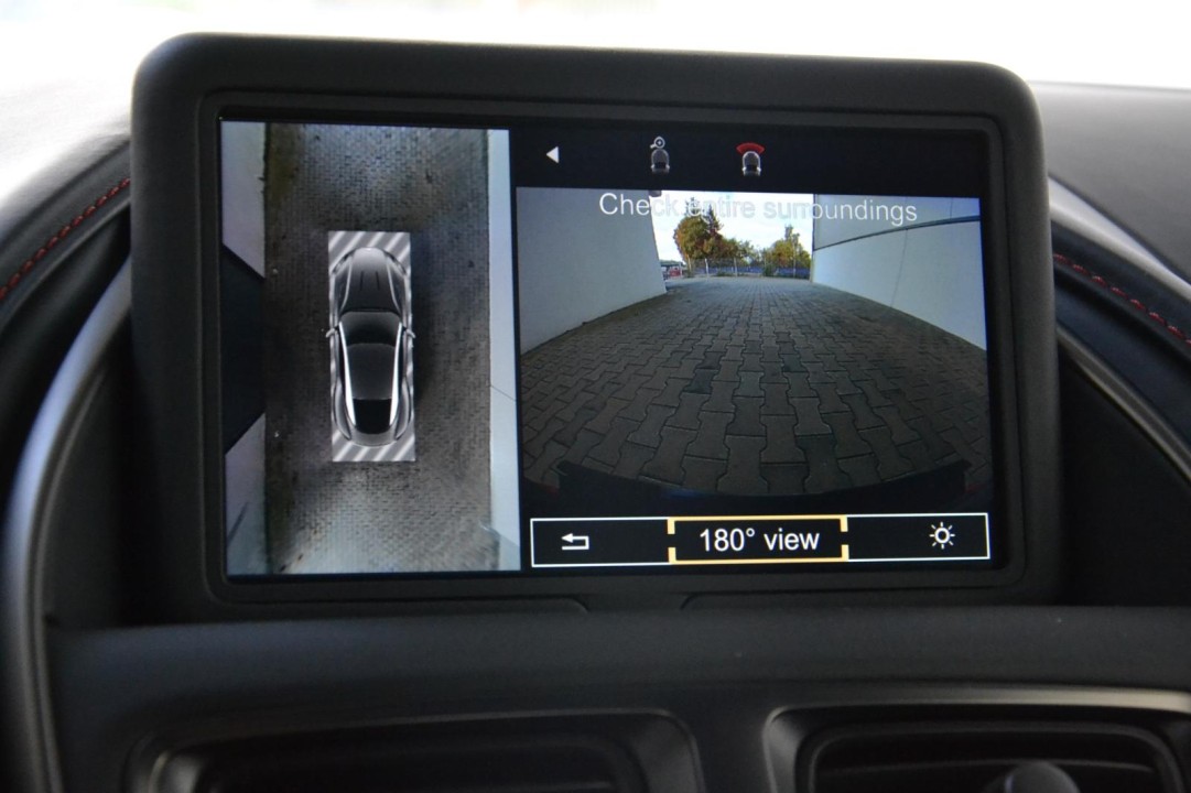 Aston Martin DB11 - foto 22