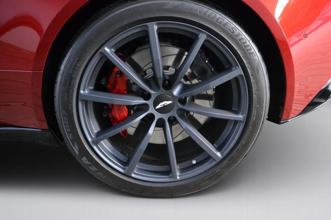 Aston Martin DB11 - foto 30