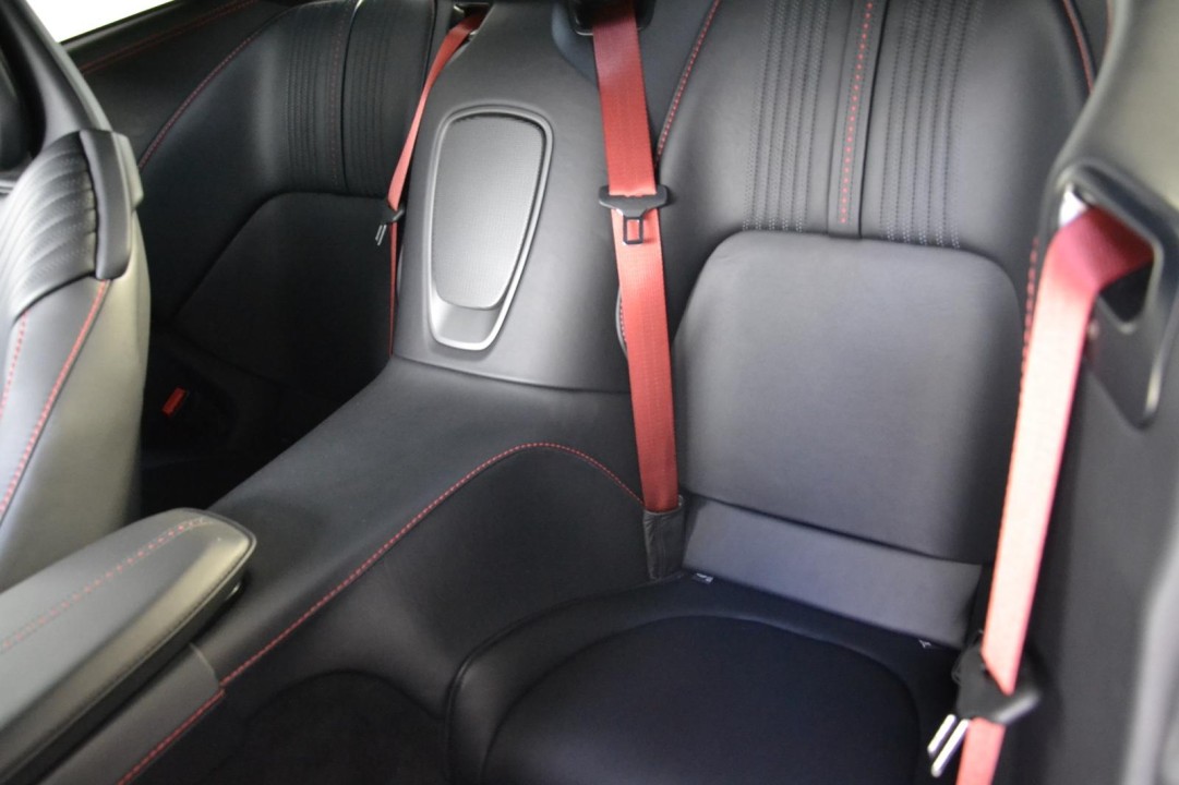 Aston Martin DB11 - foto 19