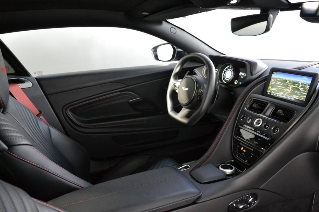 Aston Martin DB11 - foto 17