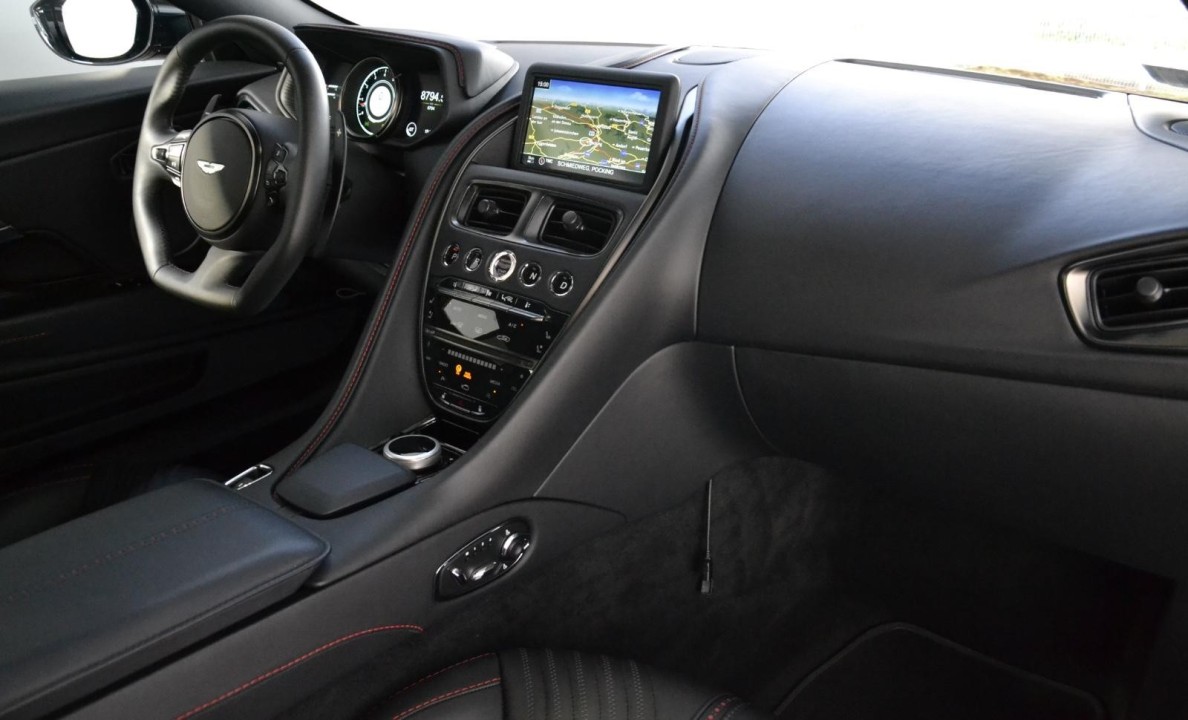 Aston Martin DB11 - foto 21