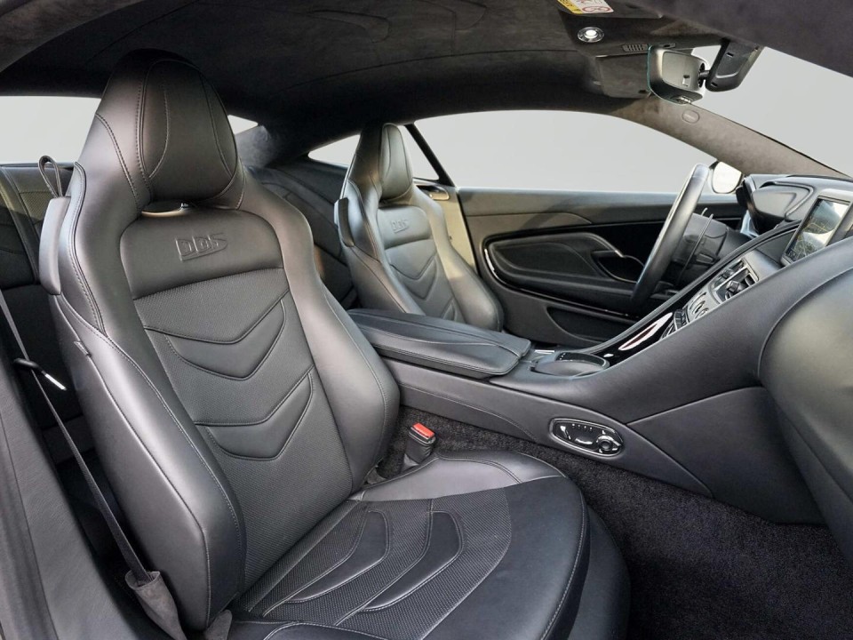 Aston Martin DBS - foto 10