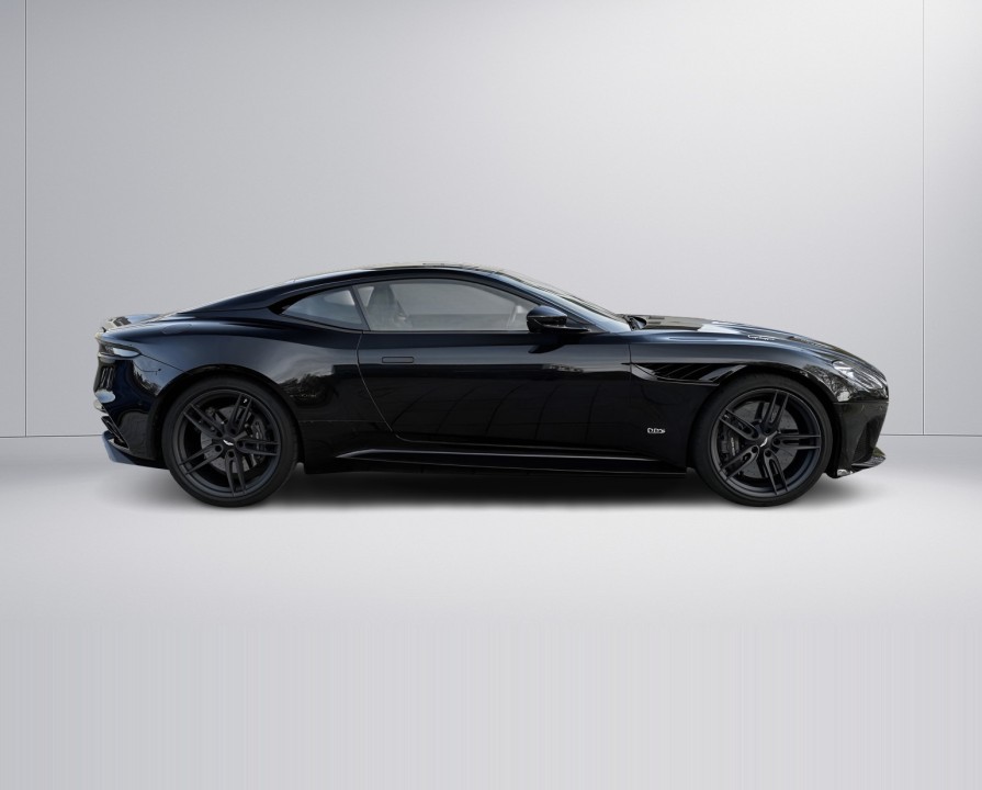 Aston Martin DBS (2)