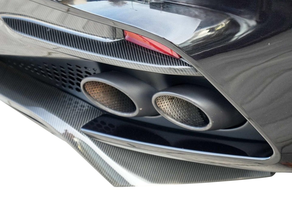 Aston Martin DBS - foto 26