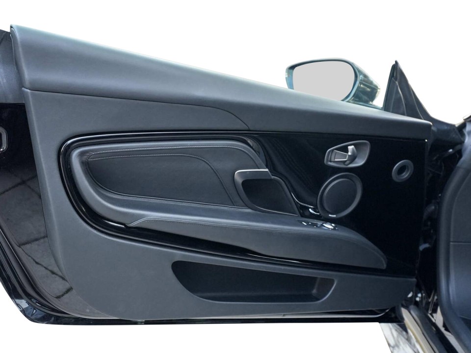 Aston Martin DBS - foto 16