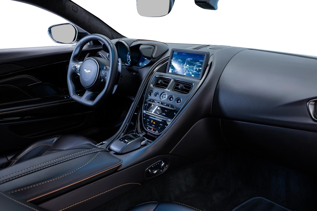 Aston Martin DBS Superleggera - foto 10