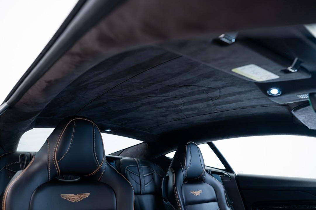 Aston Martin DBS Superleggera - foto 21